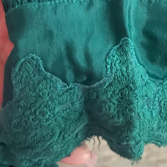 FREE PEOPLE JANELLE LONG SLEEVE SATINY TOP EXTRA SMALL EMERALD GREEN - Picture 7 of 9